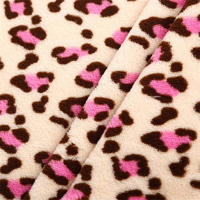 Spot supply of polyester double-sided leopard leopard dot printedCoral Fleece for pajamas, bathrobes and home textile fabrics