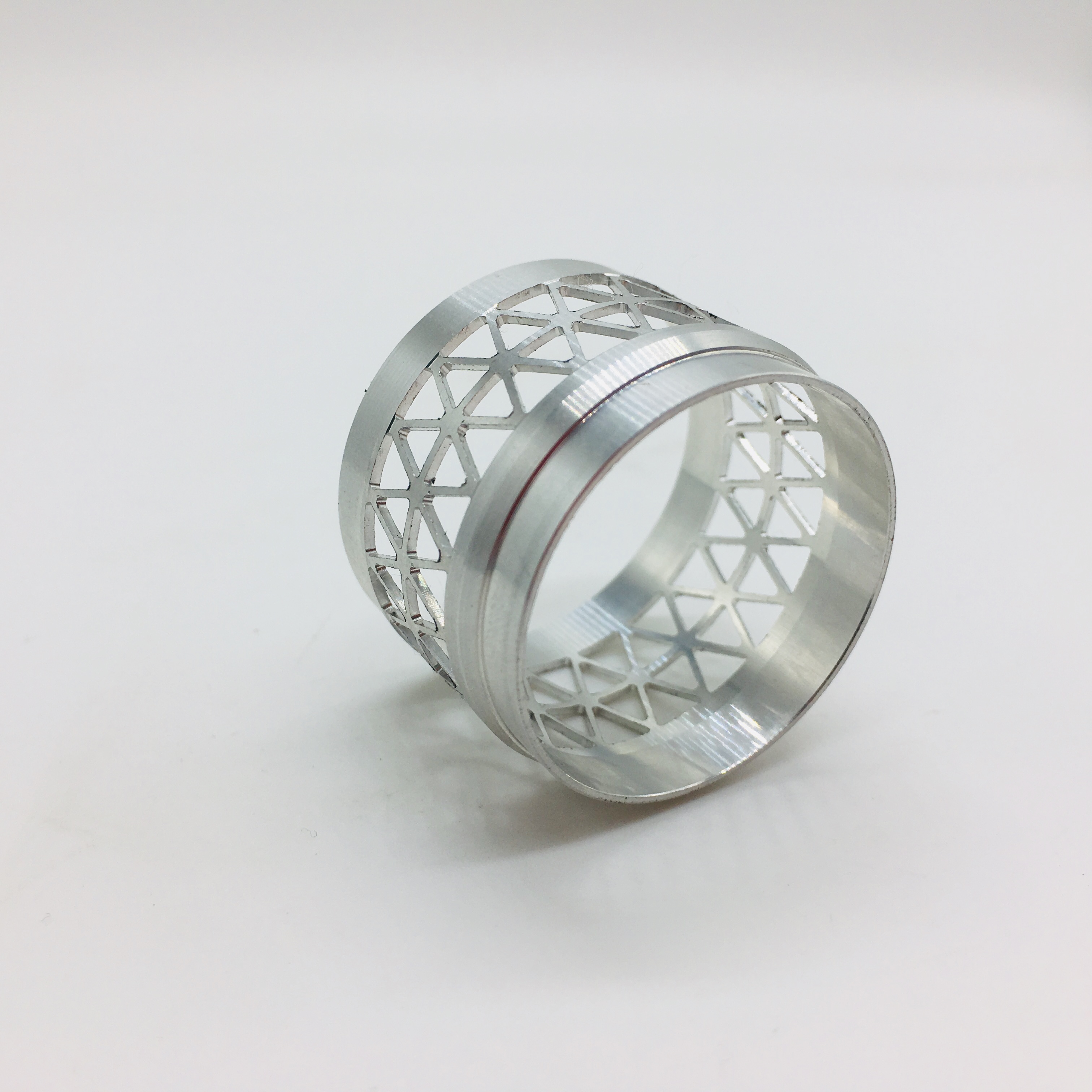 Подгонянный согласно чертежам, Шэньчжэнь завод высокой точности cnc поворачивая фрезерные подвергая механической обработке анодируя алюминиевое кольцо кожуха
