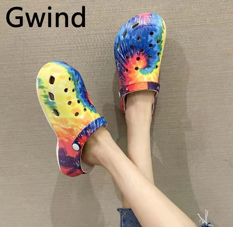 Gwind обувь; Женские сланцы; Новинка; Сезон лето; Женские спрей цветов; На платформе; Уличные сандалии Carto