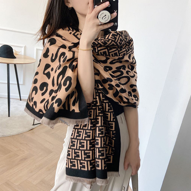 2021 New luxury fashion design autumn winter neck scarf women designer scarf long warm Leopard print imitation cashmere shawl