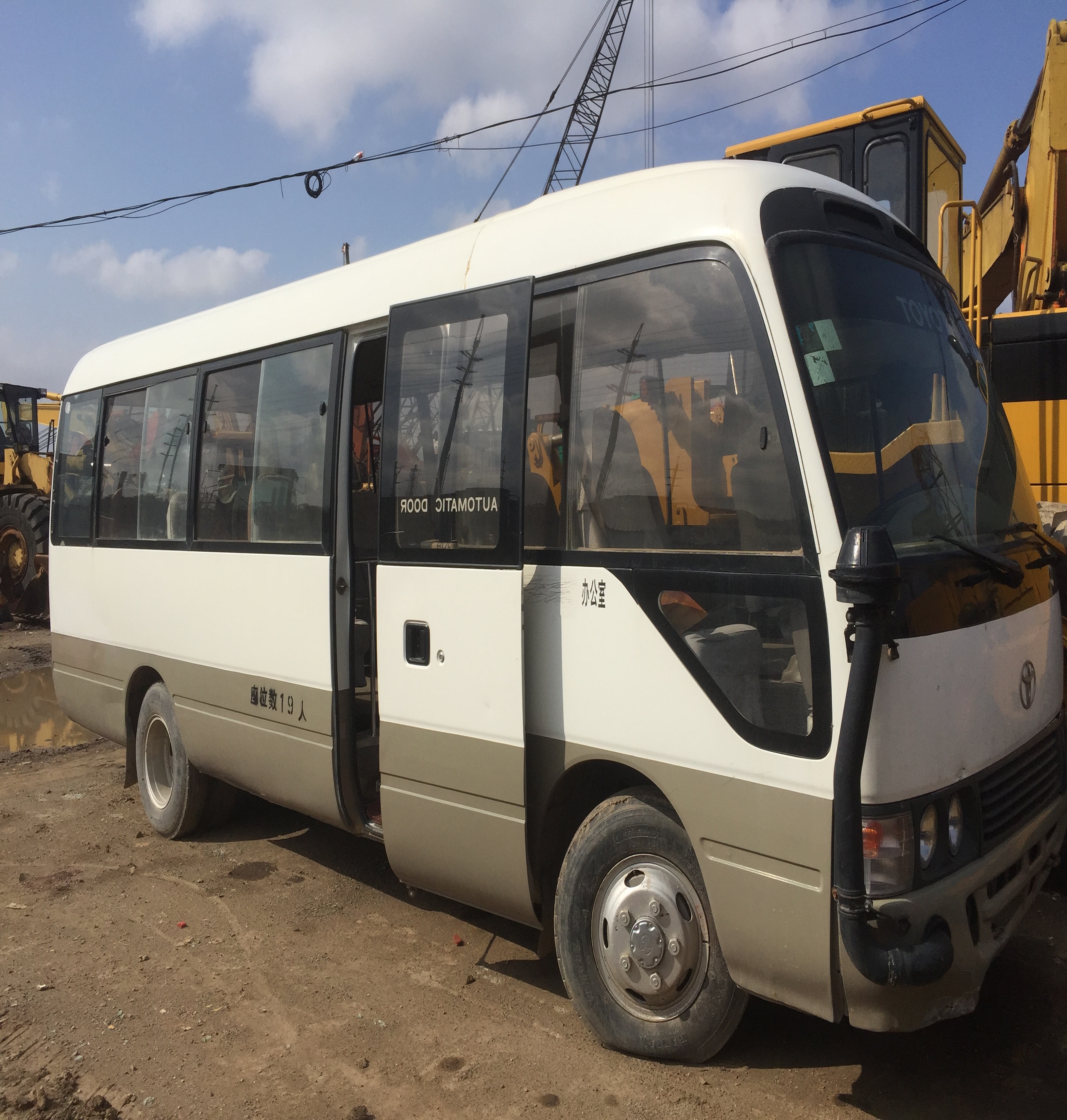 Подержанный высококачественный японский оригинальный на 19 сидений toyotoa Coach bus