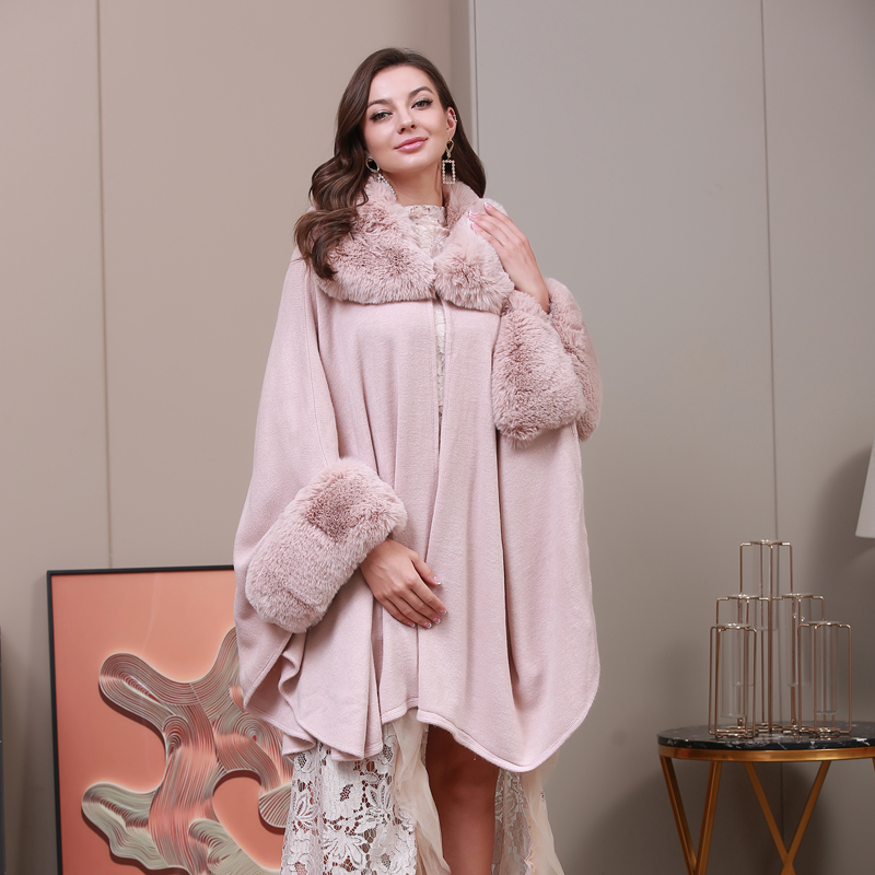 Fashion Style Mexican Poncho Warm Casual Wool Coat With Fur Collar And Hood Women Faux Fox Fur Cape