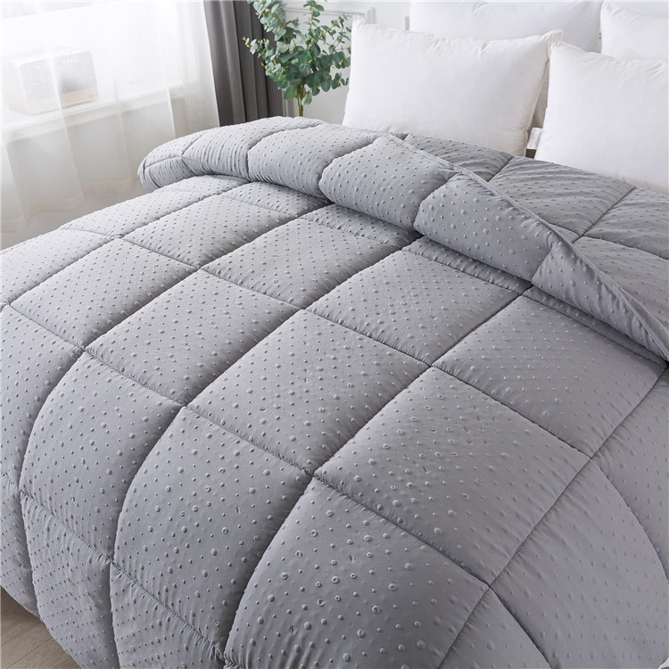 Hot Sale Home Chemical Fiber Quilt Microfiber Polyester Comforter