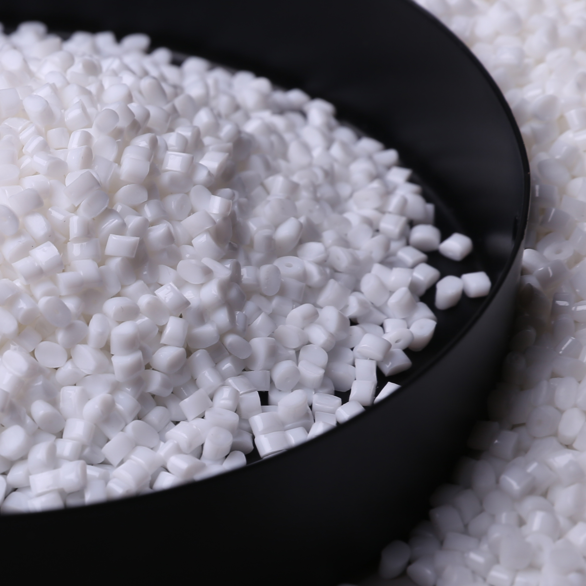 полимеры. гранулы вспененного пищевого полистирола 1мм. ученые создали уникальный материал гранулы которого. полимеры картинки. ученые создали уникальный материал гранулы которого.