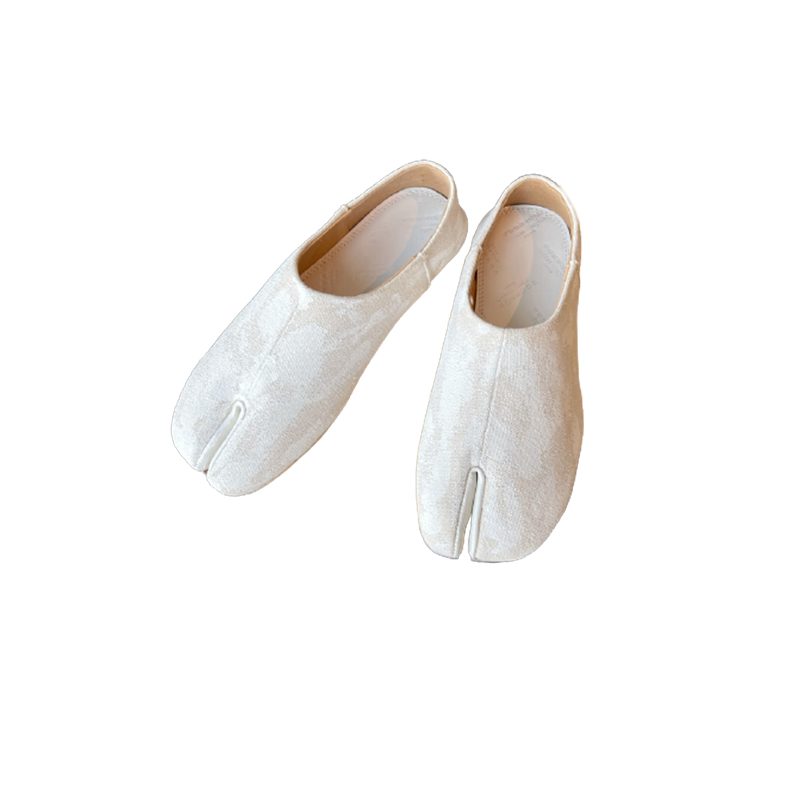 Custom wholesale luxury ladies flat shoes for women and ladies split toe shoes
