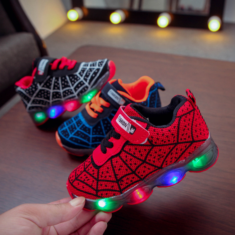 Factory direct spiderman children's non-slip soft bottom shiny baby boy girl leisure running walking LED light shoes