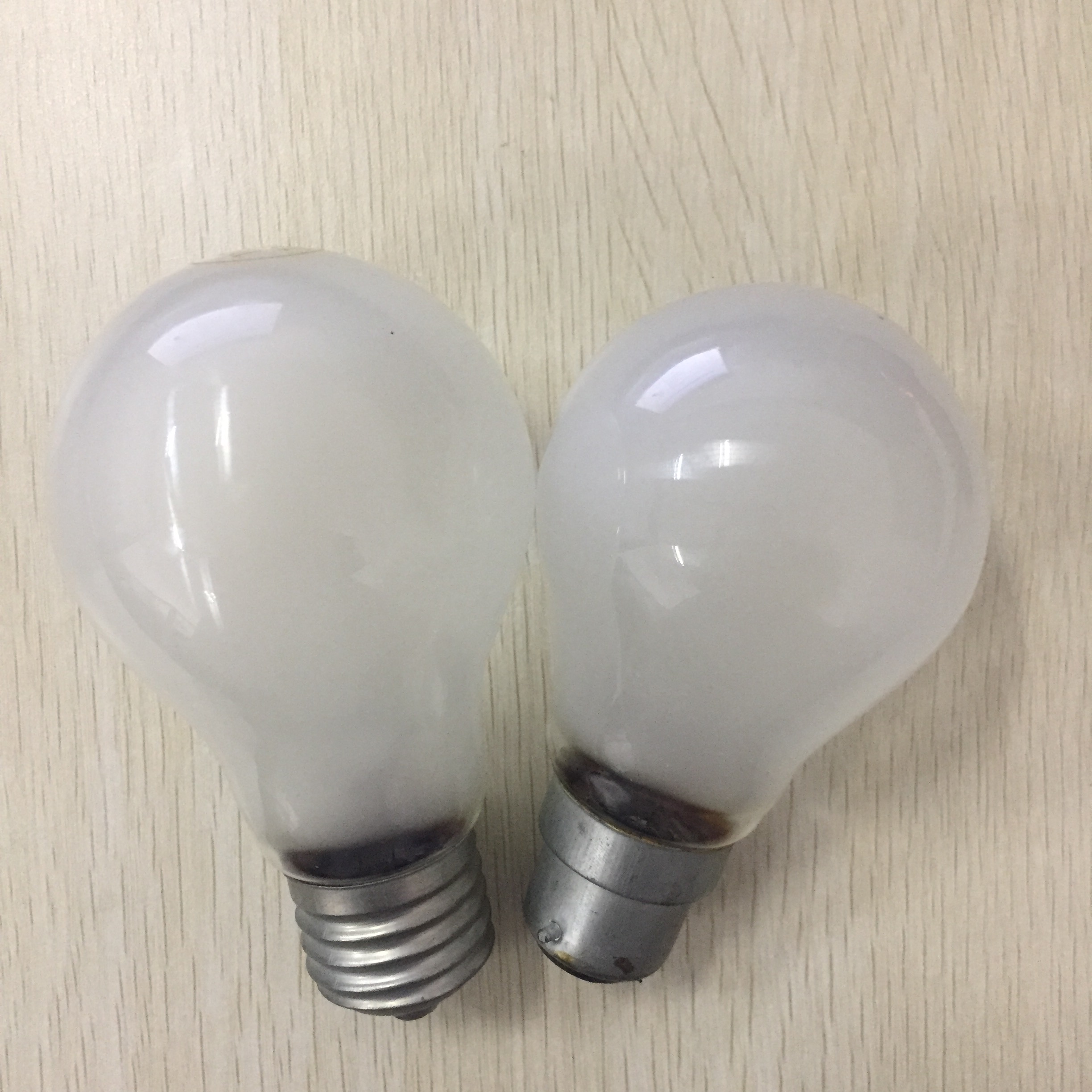 Оптовая продажа дешевая цена фабричных запасов, E27/B22 60W/100W/200 W лампы накаливания матовые лампочки 220/110v