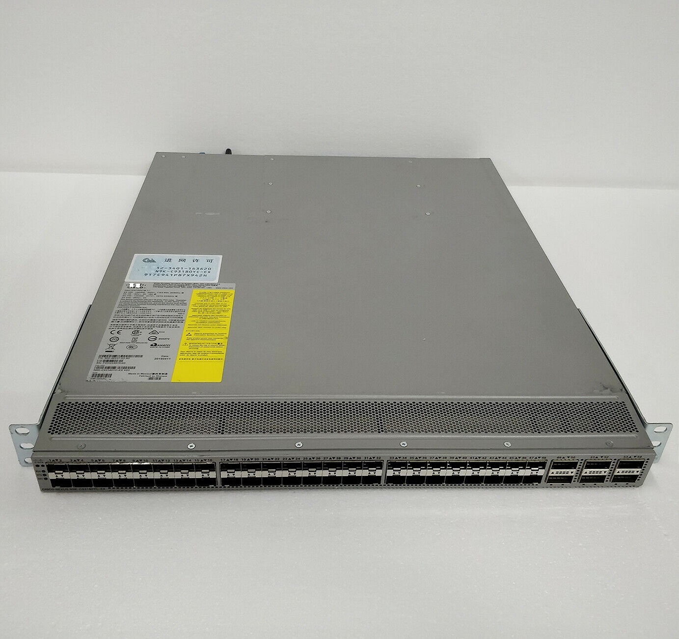 N9K-C93180YC-EX 48x 10G/25G & 6x 40G/100G QSFP28 переключатель с двойным блоком питания переменного тока