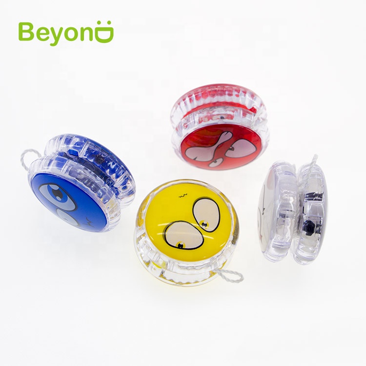 Рекламные Пластиковые yoyo партия пользу OEM игрушка 5,5 см Emoticon бесплатно yoyo игрушка