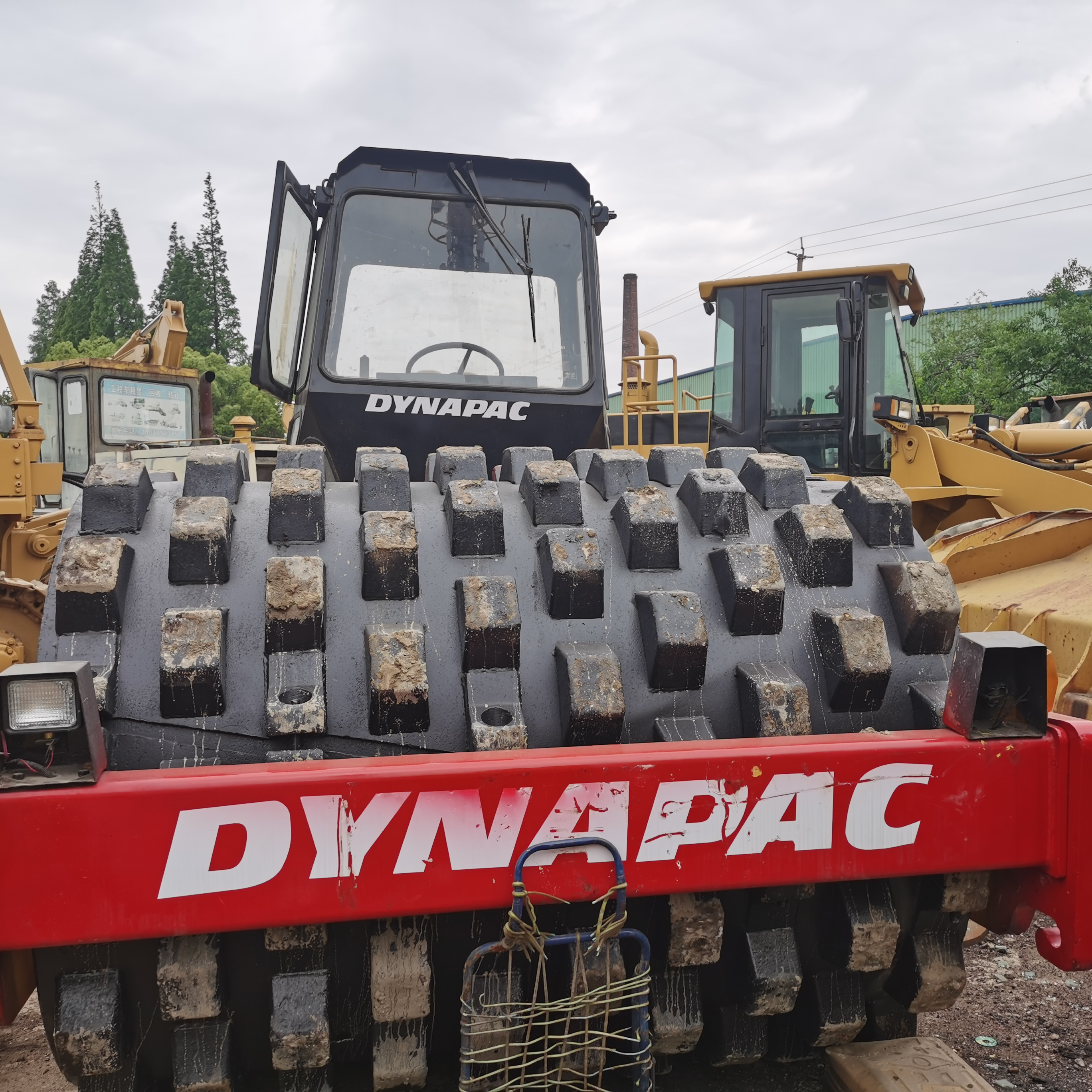 Б/у ролик Dynapac CA301D для продажи, дешевый уплотнитель, также имеет CC211,CA30D ,CA251D ,CA25D для продажи в Шанхае