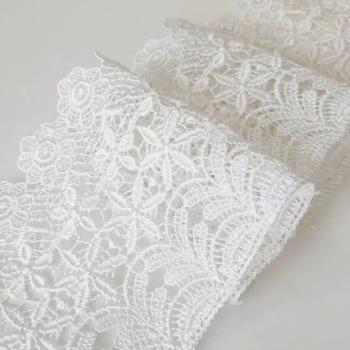Wholesale custom Lace Water Soluble Delicate Polyester Flower Lace Trim Embroidery