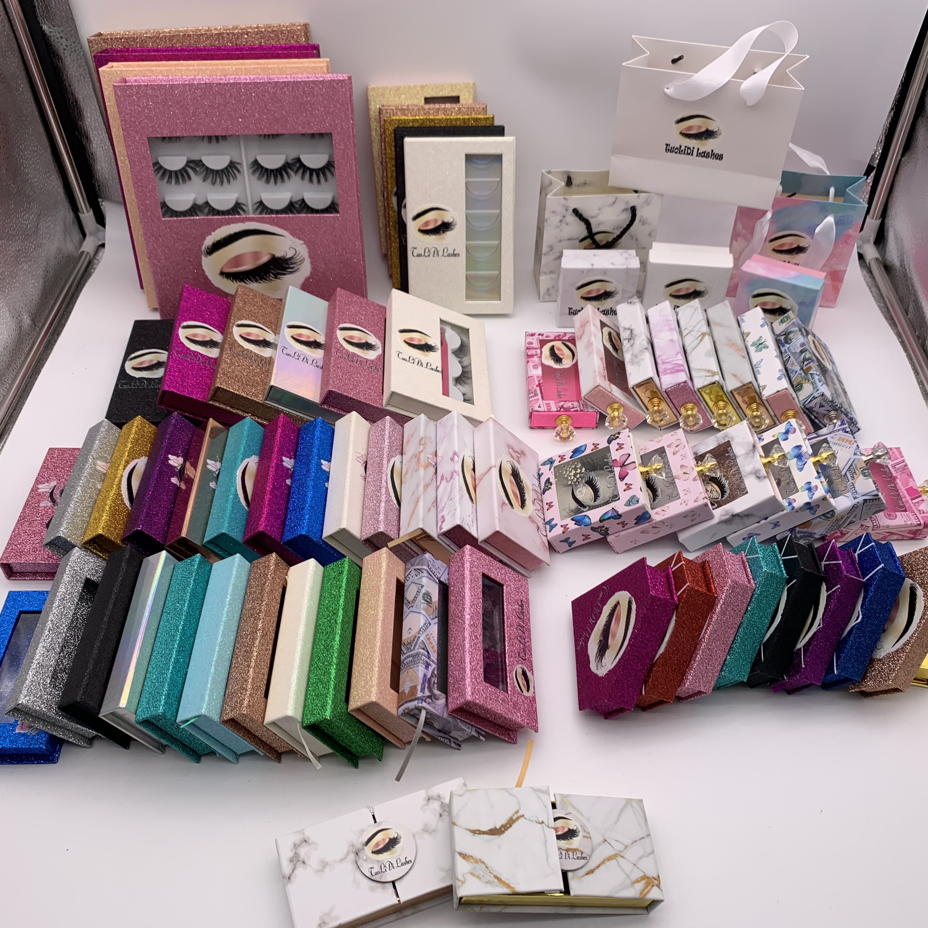 Free logo custom lash mink eyelashes box package wholesle 3D 5D lashes 15mm 25mm false eyelash packaging box custom