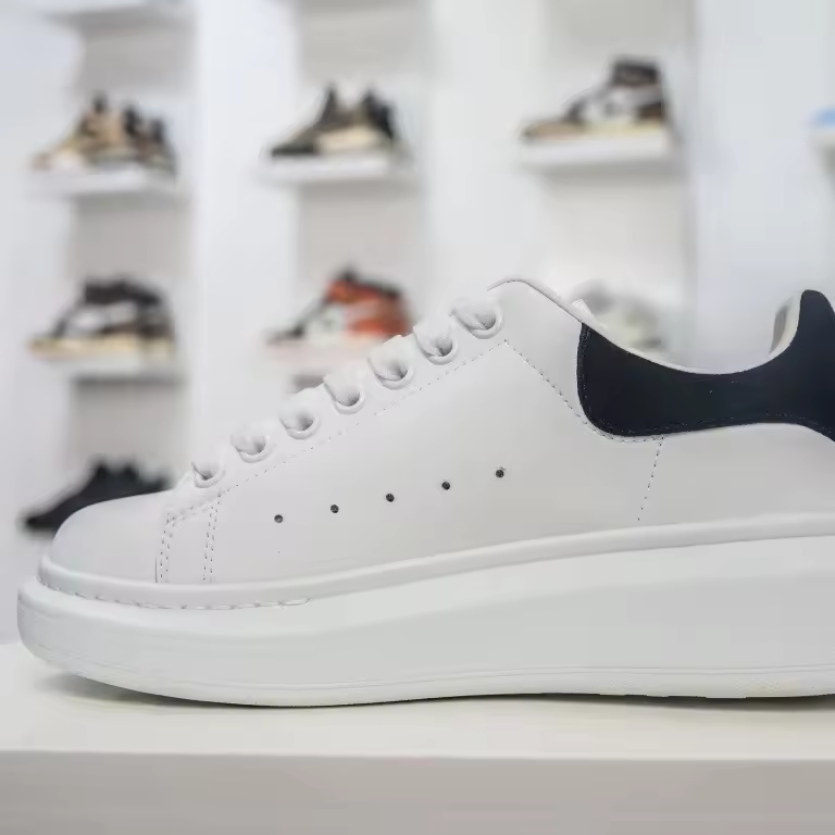 Luxury Leather Designer Sneakers with Rubber Insole - High-Quality Men's and Women's Casual Running Shoes