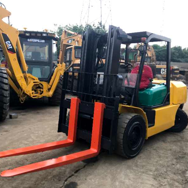 Подержанный погрузчик Komatsu FD50AT-7 на продажу