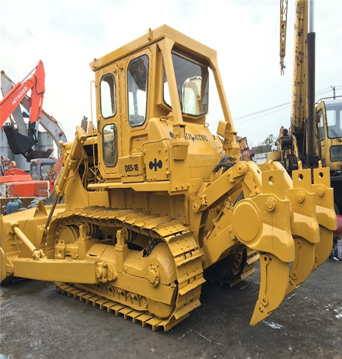 USEDJAPAN ORIGINAL KOMATS D85A-18 BULLDOZER FOR SALE