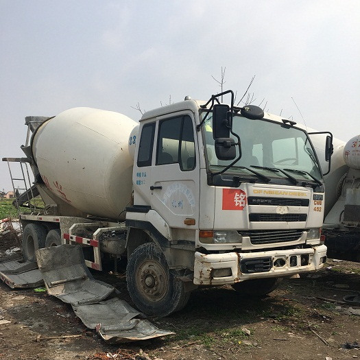 Подержанный японский UD Автобетоносмеситель Япония hino б/у Автобетоносмеситель б/у hino автобетоносмеситель