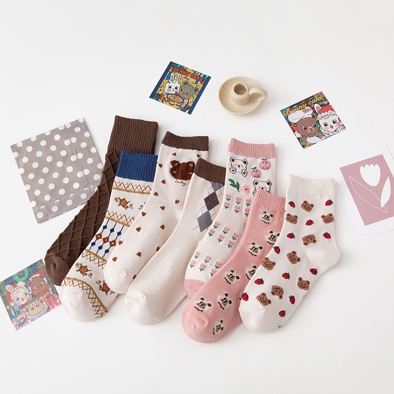 Autumn Korean New Stylish Cartoon Bear Sweet Flowers Woman Socks Breathable Soft Cotton Funny Design Women Socks