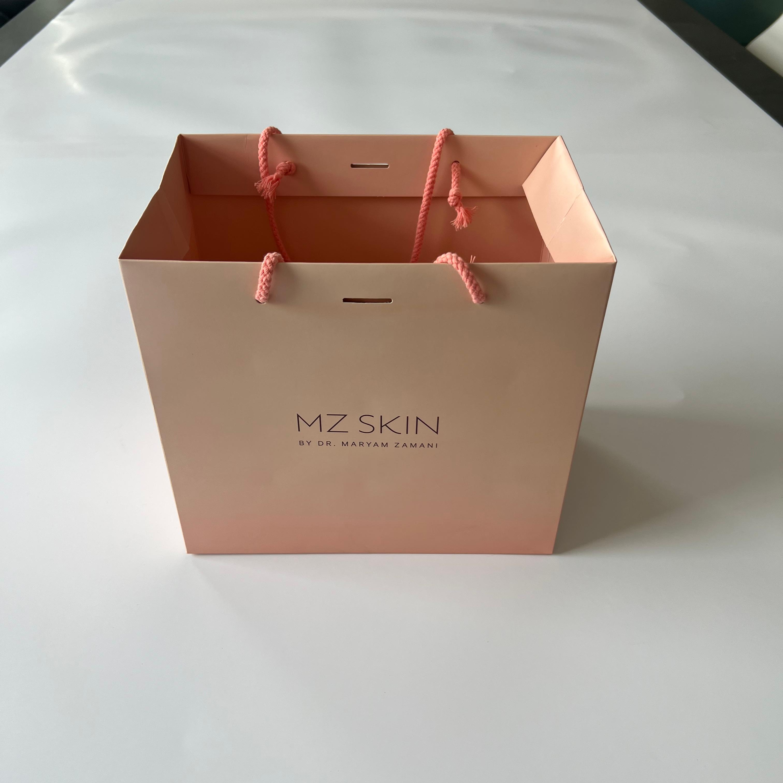 Custom Logo Luxury Kraft Digital Printing Embossing Paper Bag Paper Bag For Clothing Jewelry gift Bag With Ribbon Handle