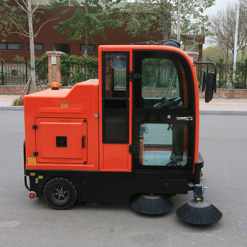 Factory Direct Sales Driving Type Battery Powered Warehouse Electric Road Floor Sweeper
