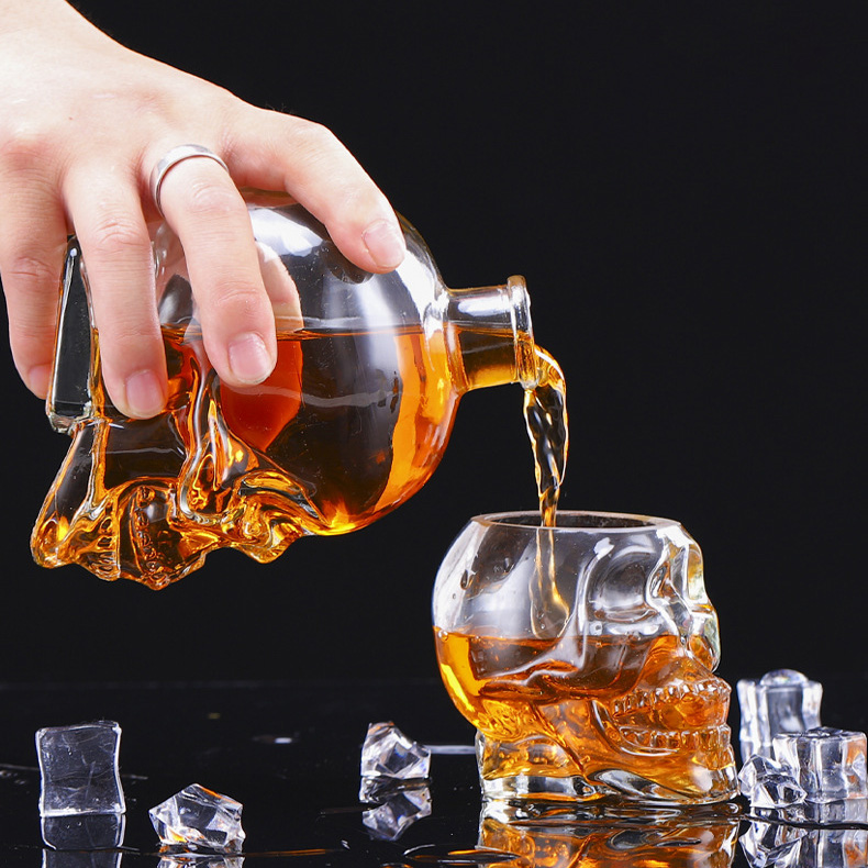 Vodka Glass skull Bottle for Whisky 100ml 180ml empty Glass Bottle tequila manufacturer 2024 new design