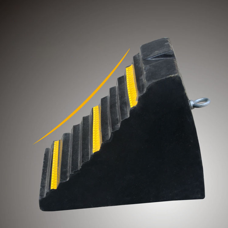 Durable High Quality Black Handle Car Rubber Wheel Block