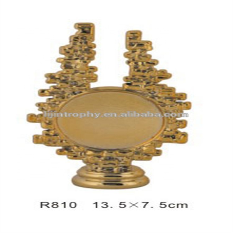 Hot funny decoration trophies figures plastic awards