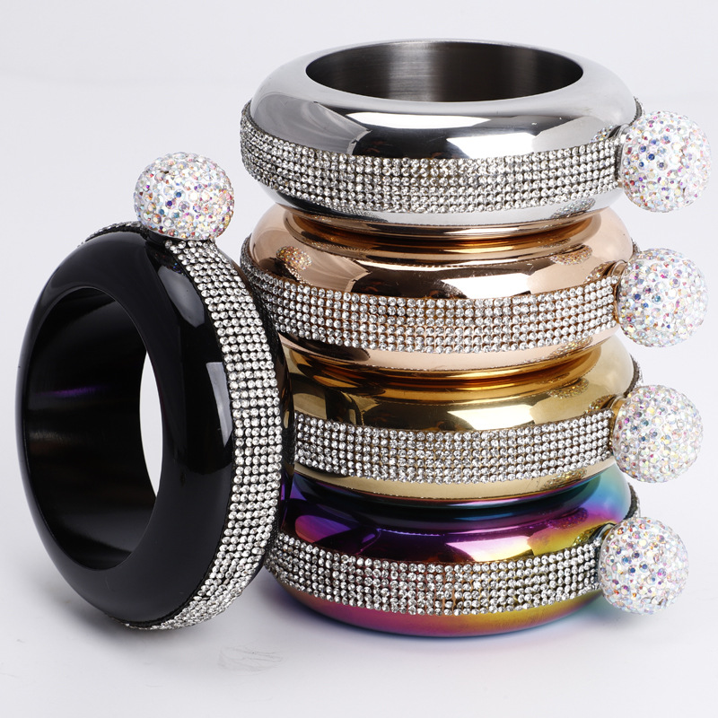 QAKGL 304 stainless steel stick diamond bracelet hip flask for women 3.5 inch round electroplating bracelet hip flask wholesale