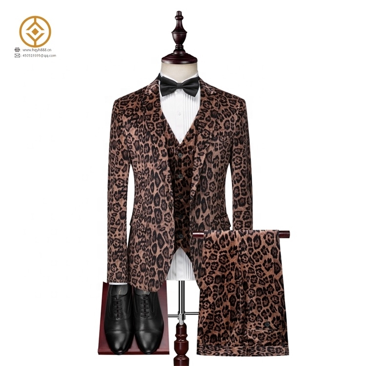 Beta 2022 evening slim fit fashion homemade male chastity belt men quilted vest Three-piece Men's wedding suit velvet
