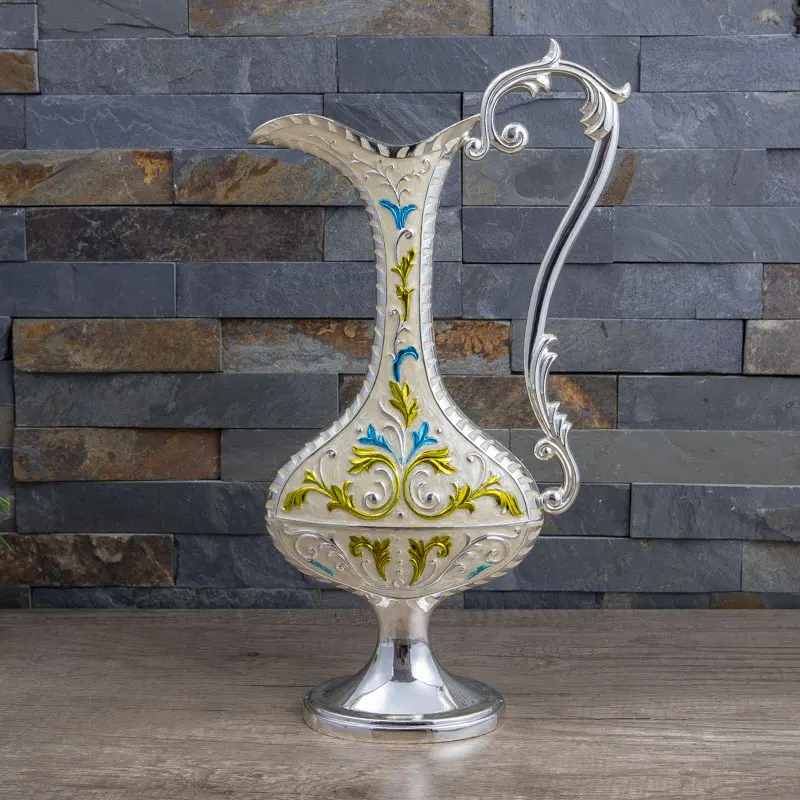 New Vintage Hand-held Vases Upscale Gift Home Decoration Metal Vases Decor