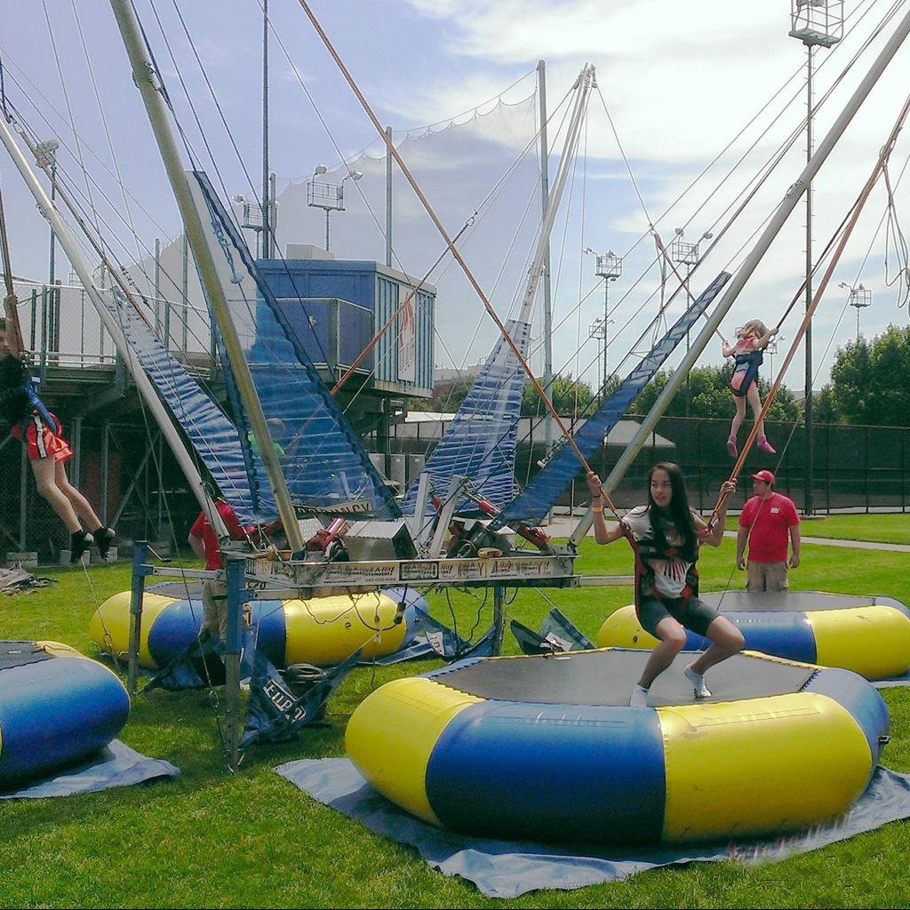 Portable Trailer Mounted Bungee Trampoline Kids Jumping Bungee Mobile Trampoline On Trailer