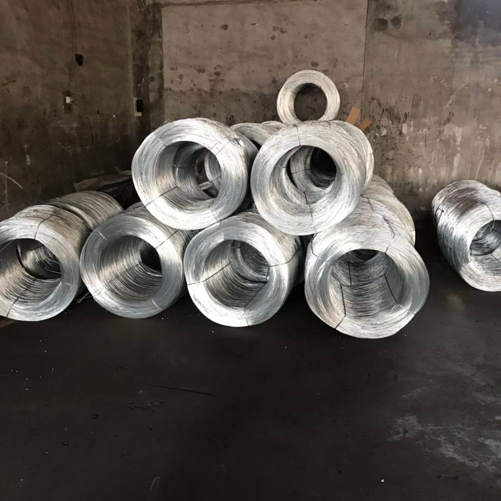 Китай низкая цена оцинкованная проволока gi binding wire hot dip Электро Оцинкованная железная проволока