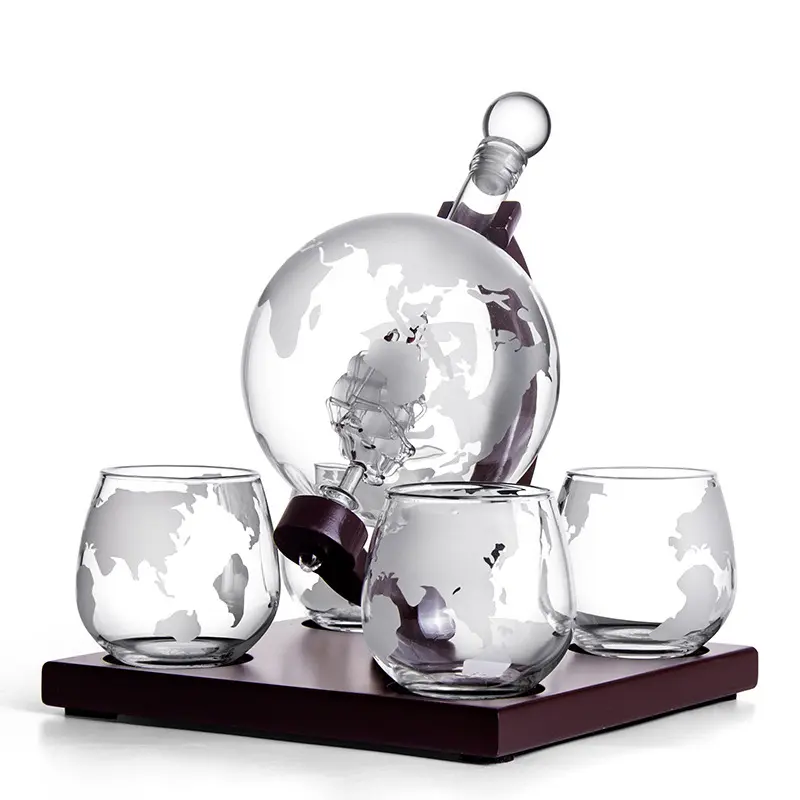 New design borosilicate glass bottle Globe wine decanter set with wood base 4 cup set