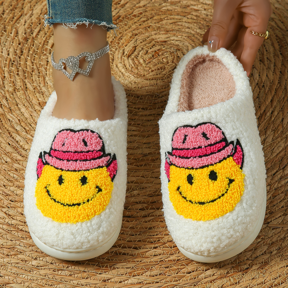 New Arrival White Color Plush House Slippers Cute Western Cowboy Hat Pattern Custom Warm Fuzzy Slippers