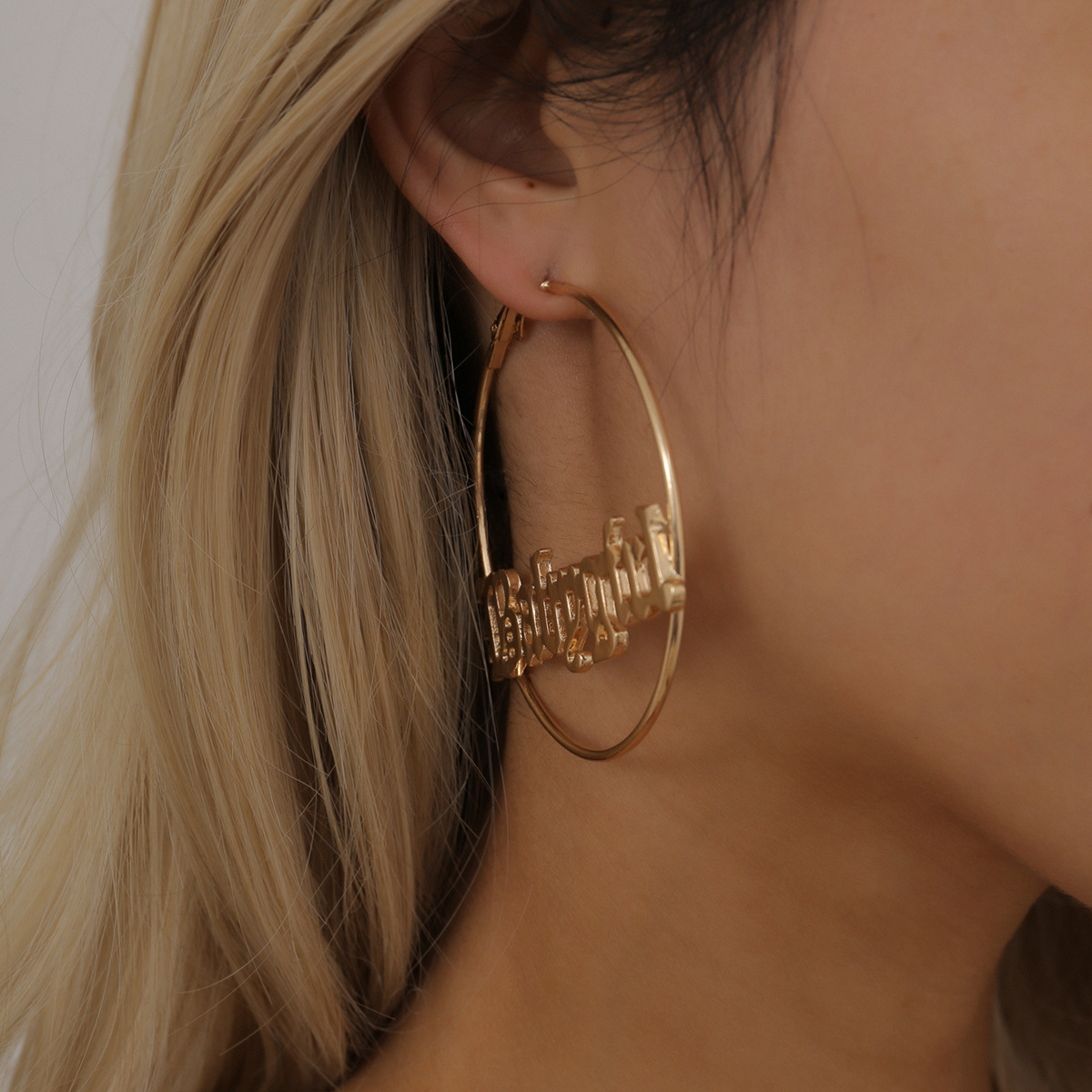 Jewelry 2021 Summer Style Old English Earrings Big Hoop Gold Earring Beach Wear Girls And Women Jewelry wholesale custom