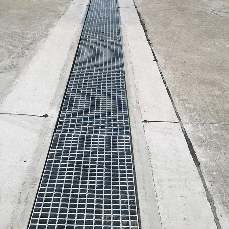 Galvanized steel drainage grill/grating