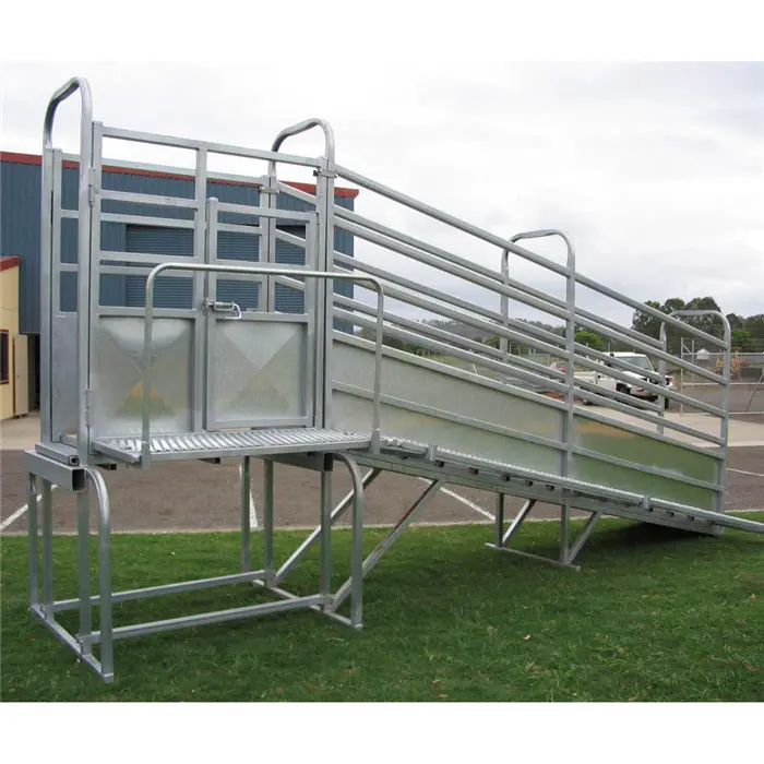Top sales farm yard mesh sheep and goat panels fence with high quality
