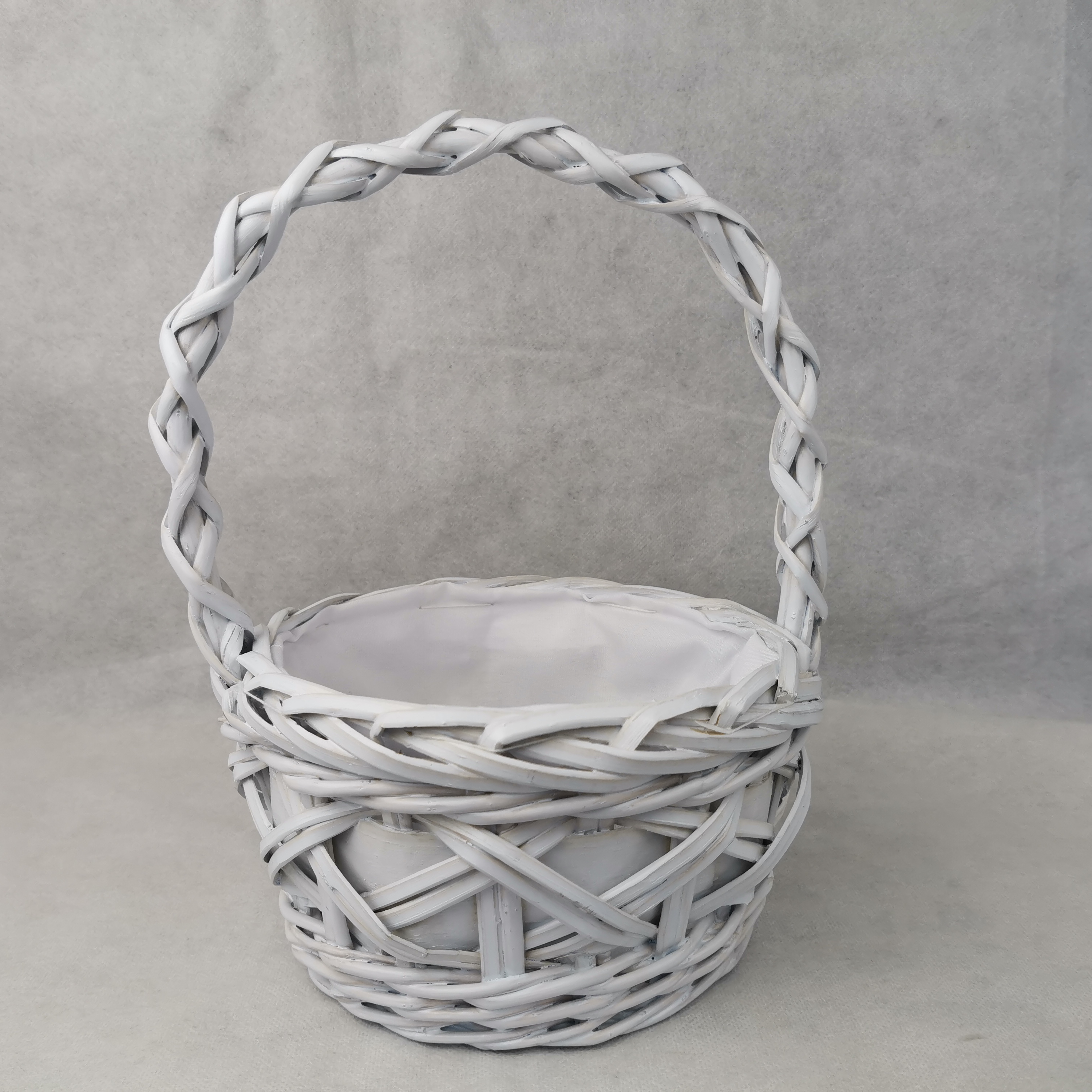 Корзина из белой ивы