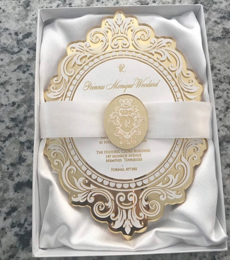 Акриловые свадебные приглашения с коробкой