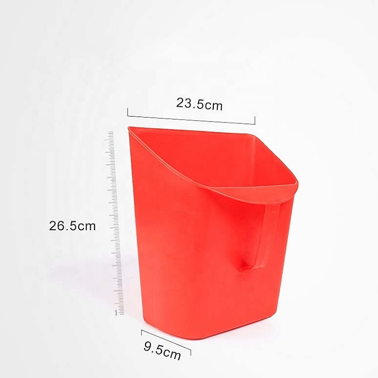 Feeder scoop