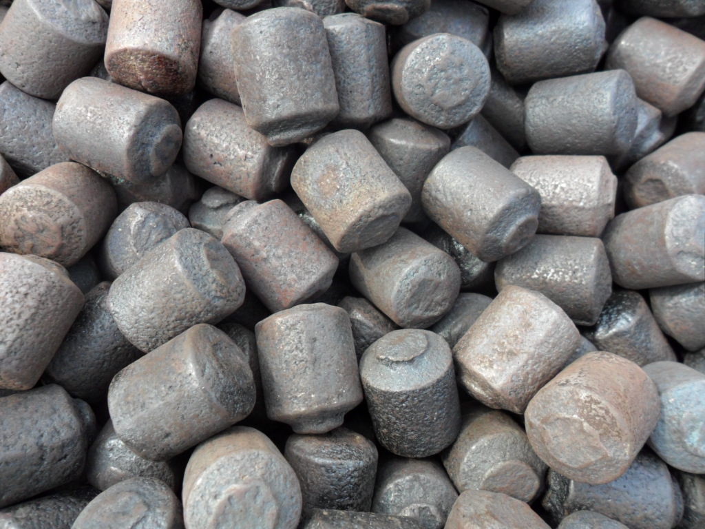 China High Medium Low Chrome Alloy Casting Cast Grinding Media Iron Steel Cylpebs For Sale Cement Quarry Sag Ball Mill Mine ore