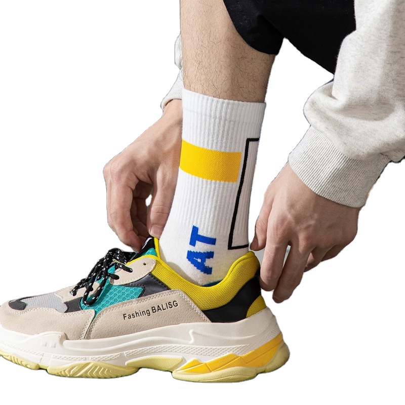 New trendy socks 2021 Korean autumn and winter stockings men and women the same style street geometric pattern cotton socks