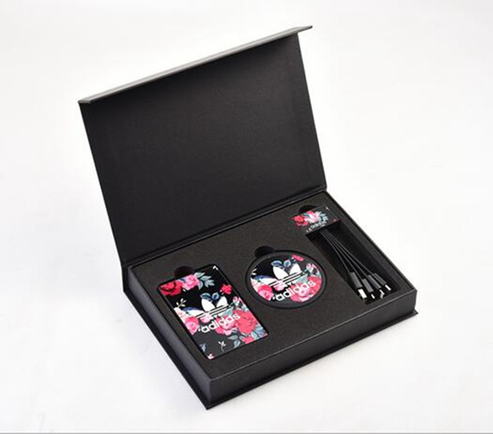 Custom wholesale 3 in 1Multi Charging Connector cable USB UC with power bank Gift box set