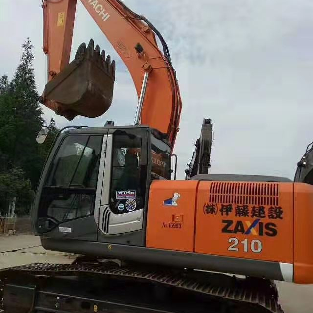Экскаватор Hitachi ZX210 б/у
