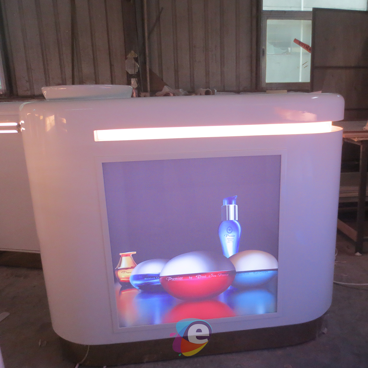 Gents cosmetic work station with scent salon Retail Shop Interior Customized Design lippie lippie showroom Display Furniture