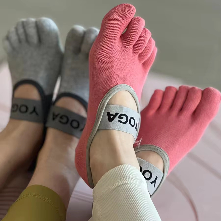 Professional Five Finger Non-Slip Yoga Socks for Sports Fitness for Workout and Gym Training