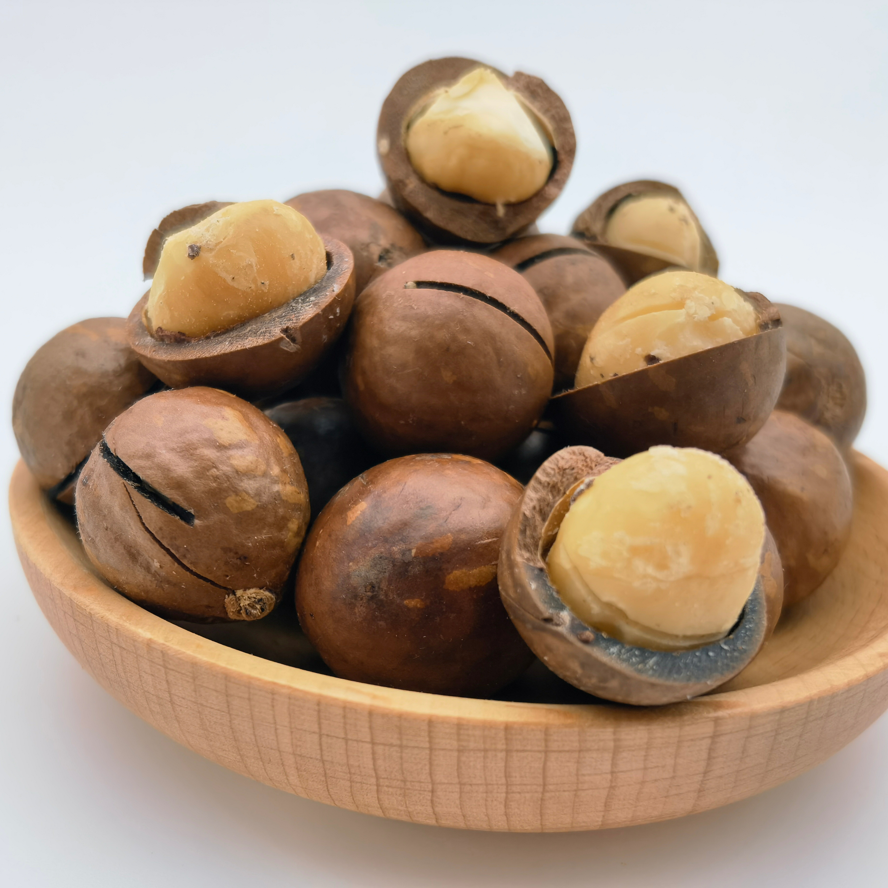 vietnam prices of raw dry roasted salted macadamia nuts for sale supplier