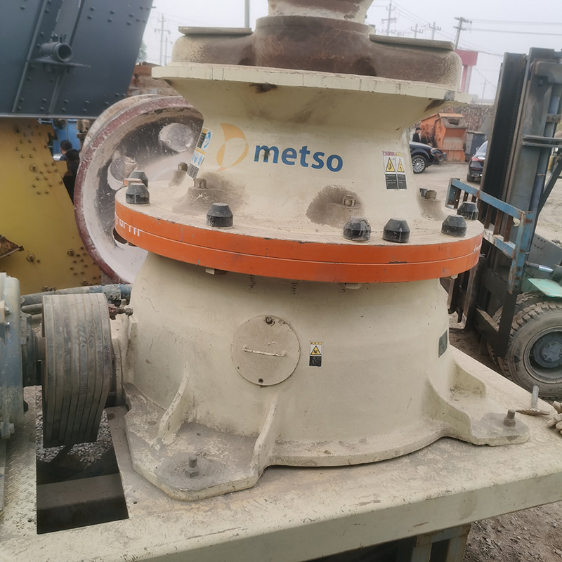 second hand diesel engine gold ore rock stone cone crushing equipments jaw cone crusher for sale