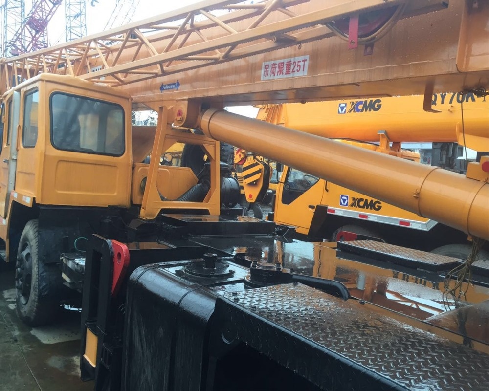 Грузовой кран uasd Tadano TG-250E 25ton