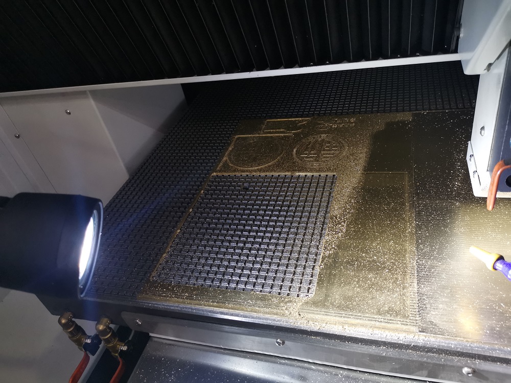 Высокая точность табличка CNC станок для лазерной резки и лазерной гравировки машина для алюминия и железа