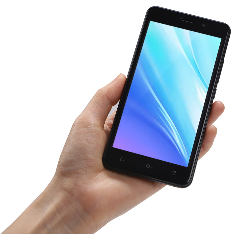 Бюджетный 3G Android телефон с большой памятью 1 Гб + 8 Гб четырехъядерный чипсет смартфон